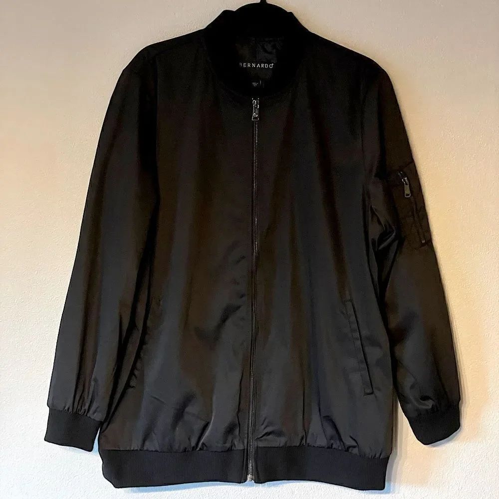 New! Mens Bernardo, Waterproof Polyester “Bomber-Style” Black Jacket. Size XL.